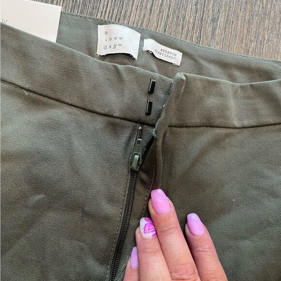 NWT A New Day Stretch Skinny Leg Olive Green Pants Size 4 - Picture 4 of 9